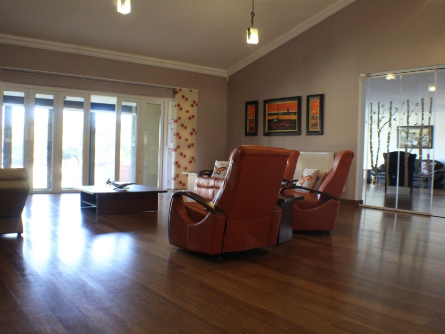 4 Bedroom Property for Sale in Parys Free State